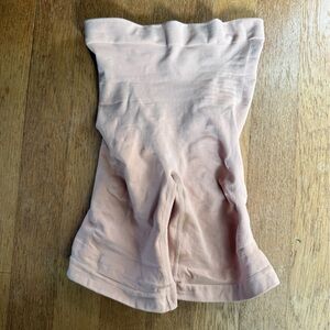 SKIMS Midthigh seamless shapewear short